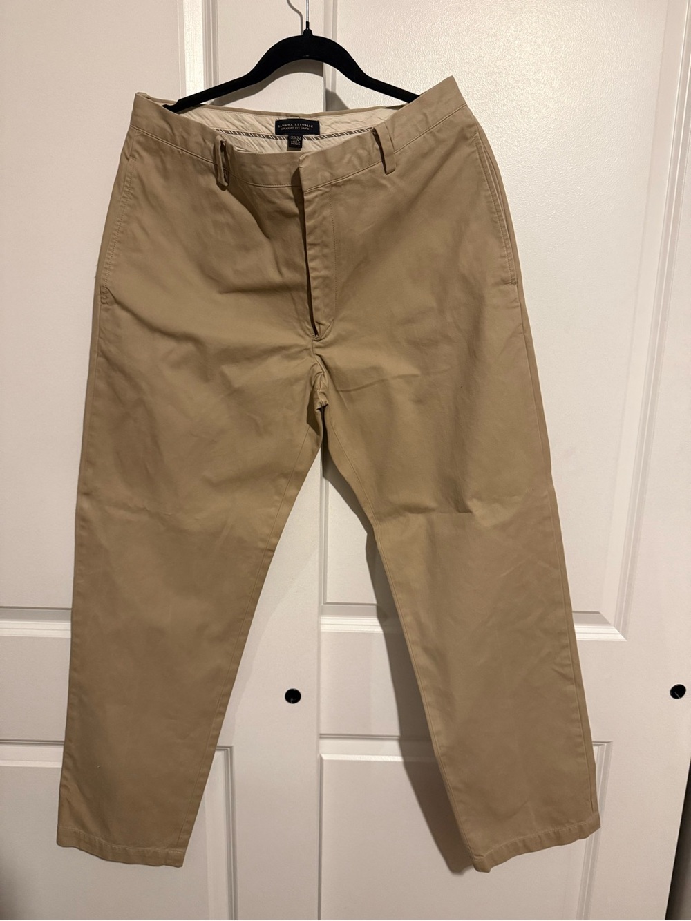 Banana Republic Men's Khaki Chinos in Light Tan